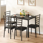 Table et chaises pour quatre