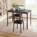 Table et chaises pour quatre