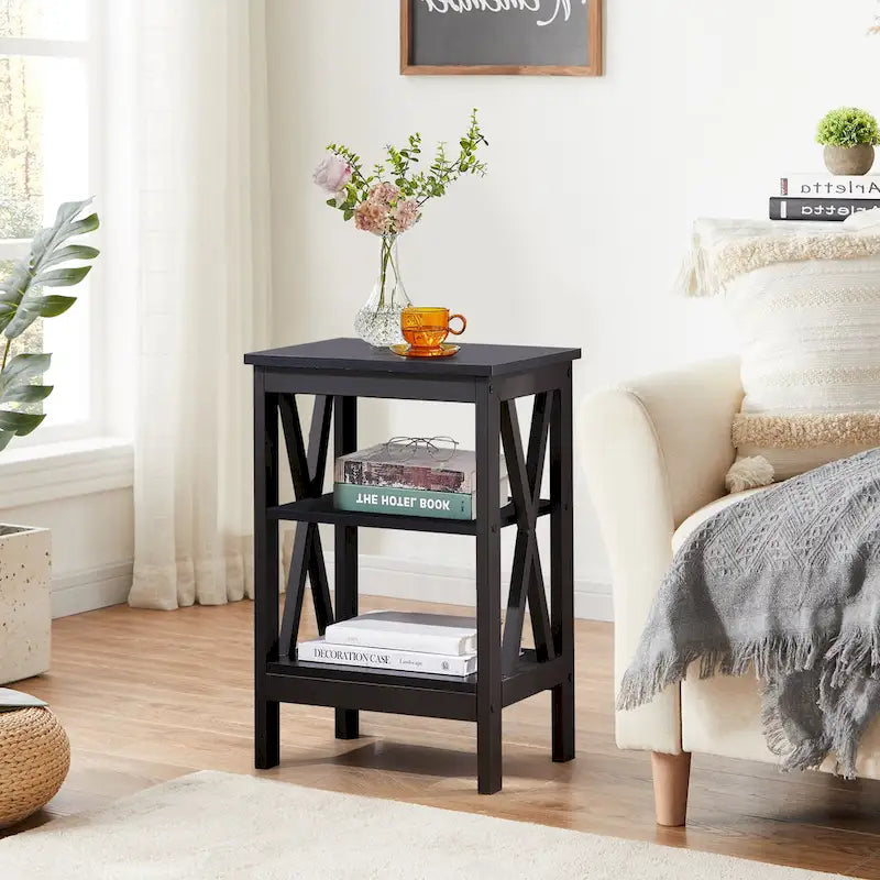 Table basse de salon moderne, comprenant une table basse en bois et une table d'appoint.