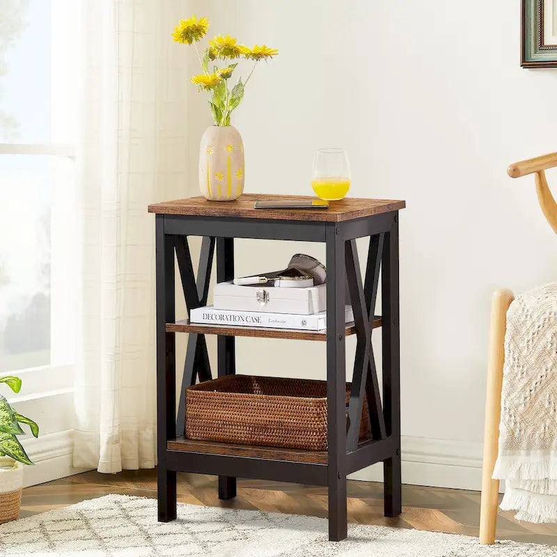 Table basse de salon moderne, comprenant une table basse en bois et une table d'appoint.
