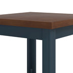 Table d'appoint de 24 pouces, aucun assemblage requis, finition denim bleu et whisky.