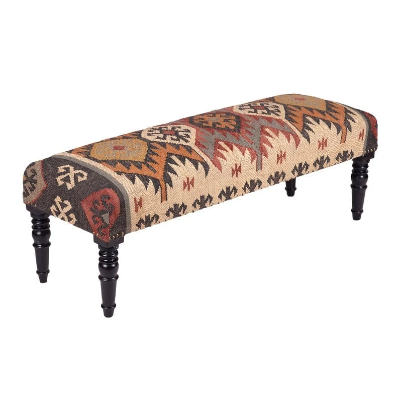 Banc en bois artisanal tapissé de Kilim — 122 cm L x 41 cm l x 46 cm H