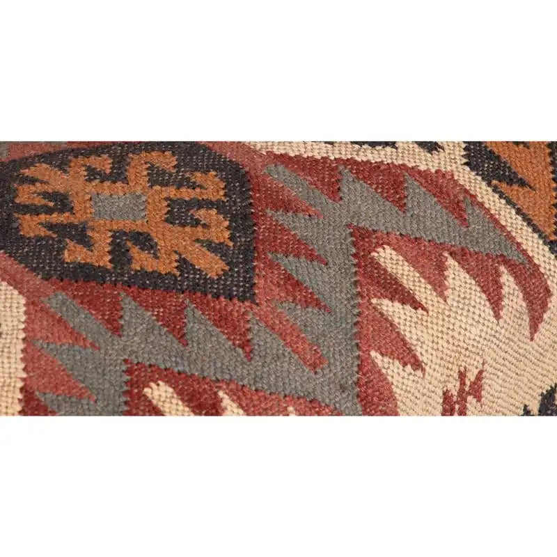 Banc en bois artisanal tapissé de Kilim — 122 cm L x 41 cm l x 46 cm H