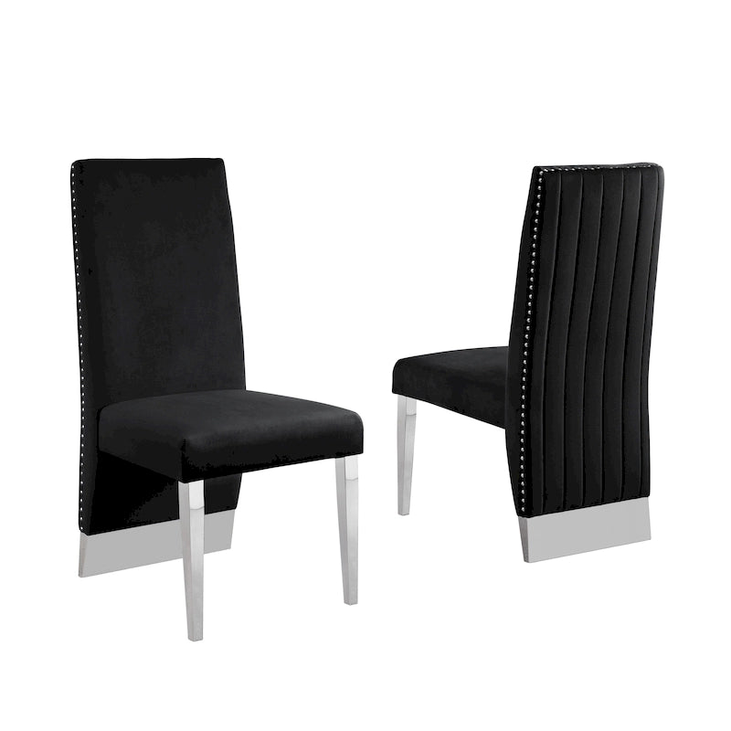 Chaise de salle à manger haut de gamme avec dossier capitonné, passepoil clouté et pieds chromés